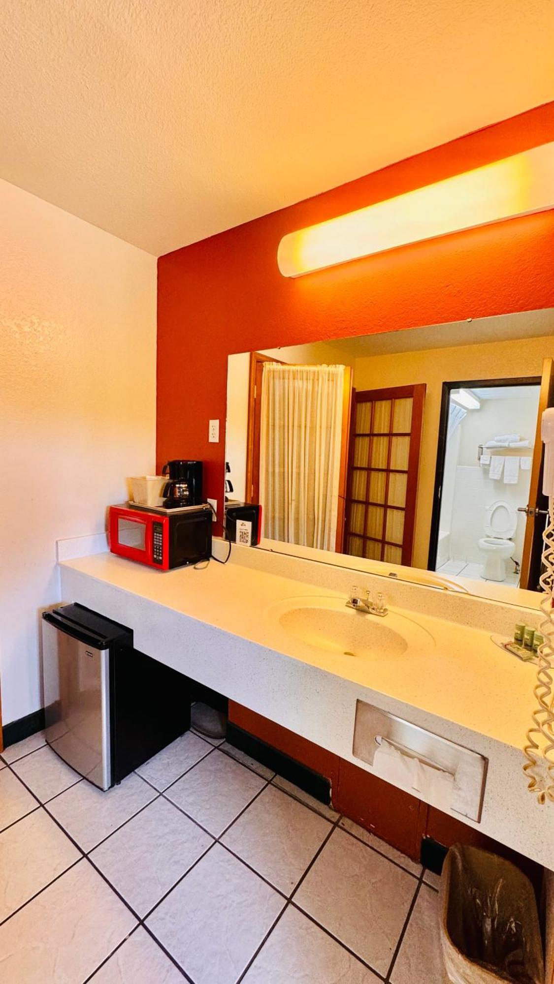 Regency Inn And Suites Stilwell Eksteriør bilde